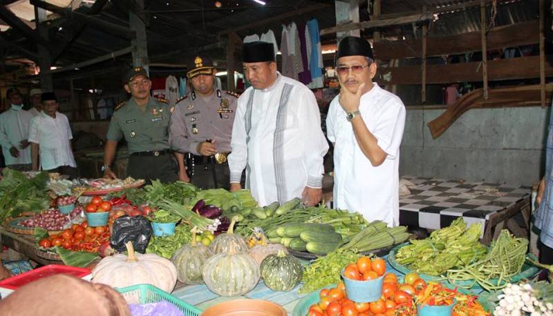 Bupati sidak pasar 2