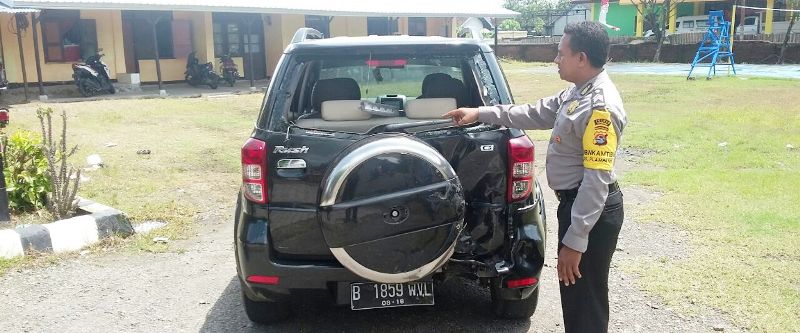 tabrakan pasutri 3