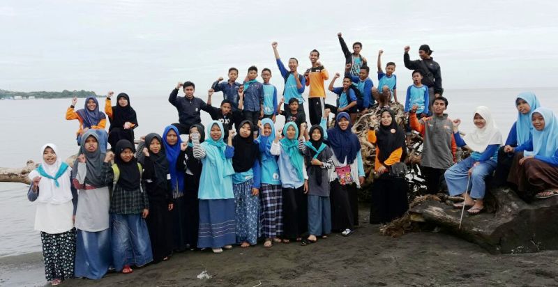 Relawan Bersih Pantai