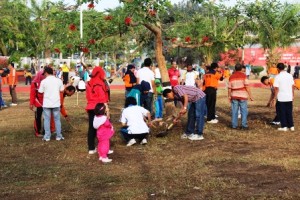 Gotong-royong persiapan STQ tingkat Propinsi di Sumbawa