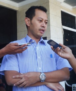 Manager PLN Sumbawa Roxi