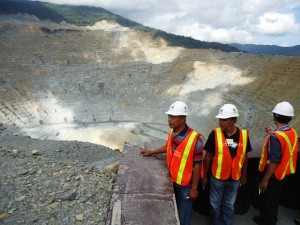 tour newmont lubang