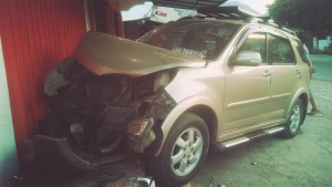 Kecelakaan mobil
