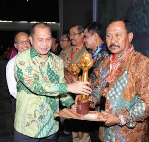 Bupati JM Anugrah
