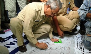 Husni Dukung Demo Husni Dukung Demo