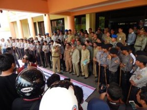 Husni Sambut Demo Husni Sambut Demo