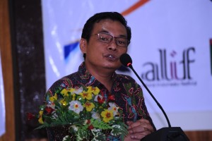 Kemenpar Elly