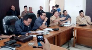 Rapat Pasar 1