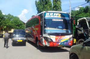Bus Titian Mas Kecelakaan