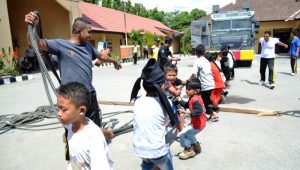 Water Canon Tarik anak Water Canon Tarik anak