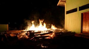 kayu-sitaan-terbakar-2