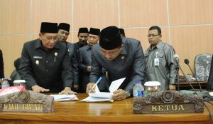 paripurna-apbdp-2016-baru-2