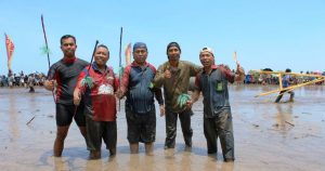 pejabat-sumbawa-naik-kebo
