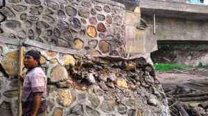 proyek-rusak proyek-rusak