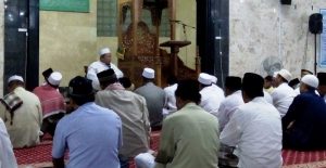 sholat-subuh-berjamaah-1