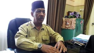 kepala-smpn-7-mataram-drs-hm-muzakki