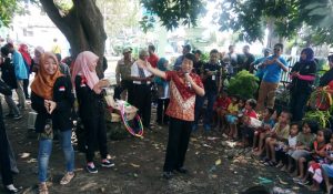 Kak Seto dan korban banjir 1