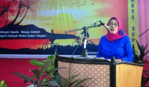 Sri Ningsih Kepala SMPN 2 Sumbawa