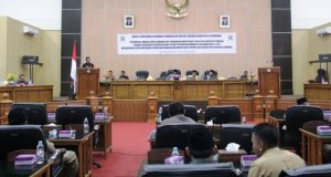 Rapat paripurna jawaban LKP 1