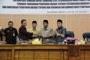 Rapat paripurna jawaban LKP 2