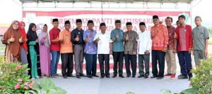 Bupati KSB berinfaq 1