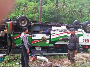 Bus Rasa sayang terbalik