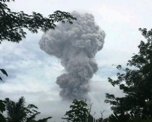 Gunung agung erupsi