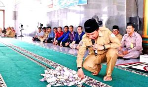 Wabup Bersedekah