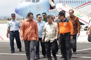 Gubernur dan Wapres 11
