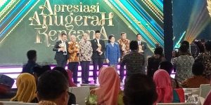 Gubernur penghargaan