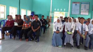 Diskusi Politik 2 Diskusi Politik 2