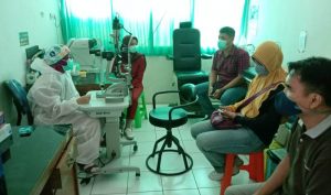 Amri Relawan dan Dokter