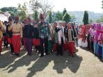 Bupati Jarot di lantung