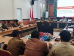Bupati KSB rapat