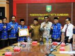 Bupati Penghargaan HL