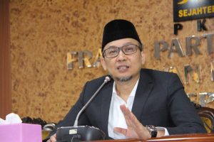 Ecky Awal Mucharam PKS