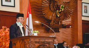 Gubernur LPJ Gubernur LPJ