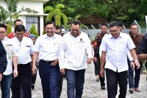 Gubernur dan Ruhut