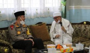 Kapolda dan Tuan Guru Kapolda dan Tuan Guru