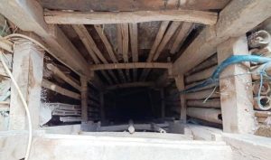 Lubang emas Maut Lubang emas Maut