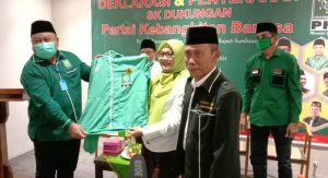 PKB Serahkan SK 22