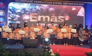 Pelajar SMAN 1 Emas