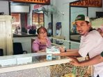 Penjual Emas di Pasar Seketeng