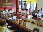 Sekda Rapat dengan Kadislutkan