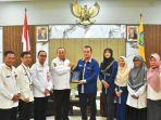 Sekda bersama delegasi UUM
