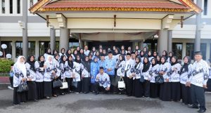 Upacara Senin Pertama