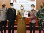 Wabup Novi Bedah Buku 22