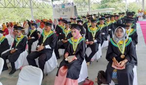 Wisuda IISBUD