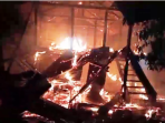 rumah panggung terbakar